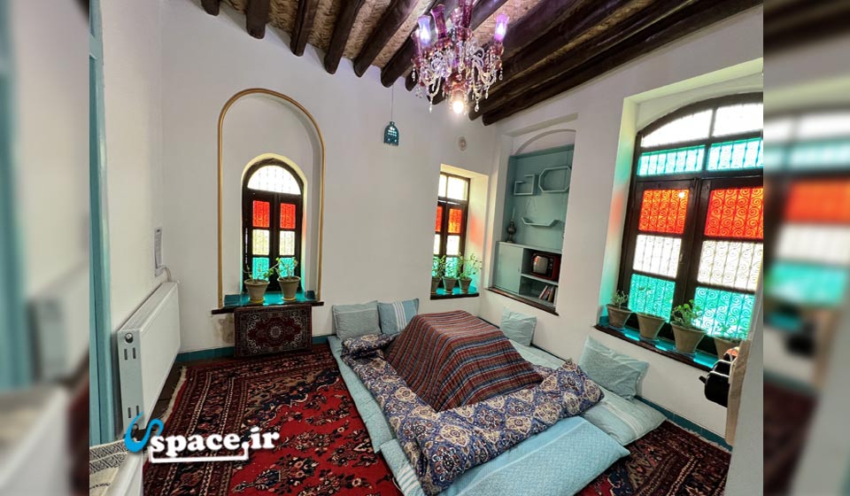 اتاق سنتی اقامتگاه بوم گردی حاجی اسماعیل - همدان